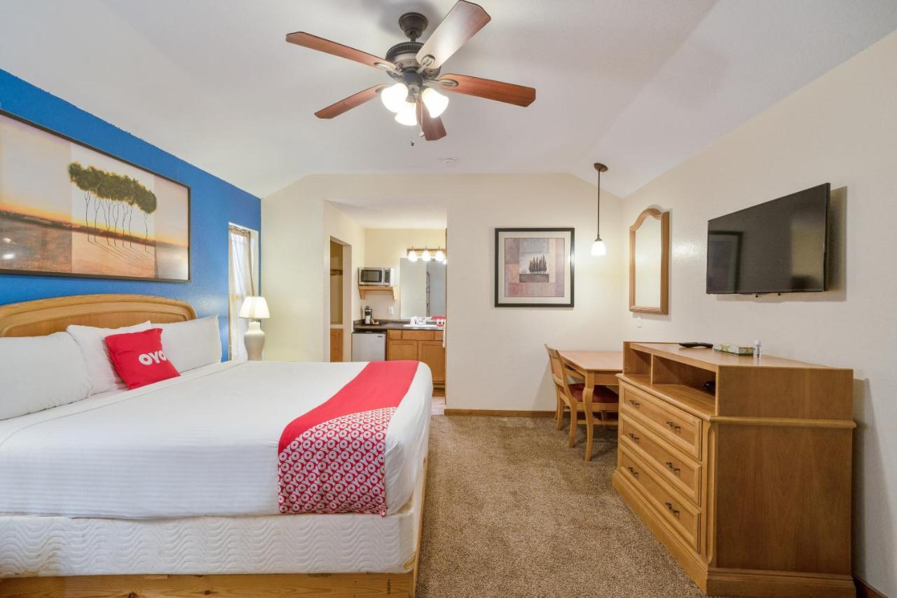 Oyo Hotel Kenedy Downtown - Us 181 エクステリア 写真